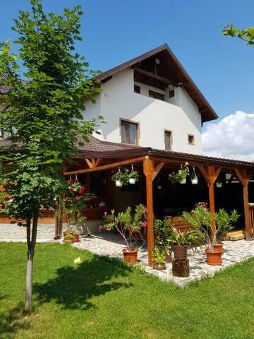Фотографии Гостевой дом Casa de vacanta Macovei0744 г. Половраджи (Румыния) №1 Фото Гостевой дом Casa de vacanta Macovei0744 г. Половраджи 1